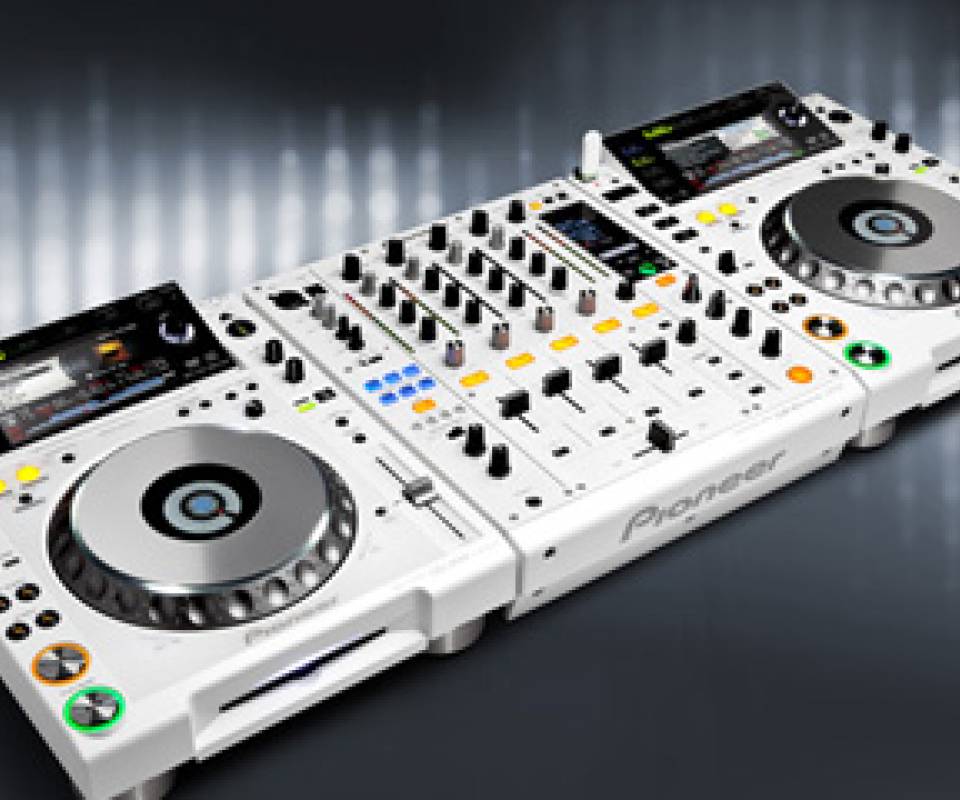 Pioneer CDJ-2000 & DJM-900nexus Limited