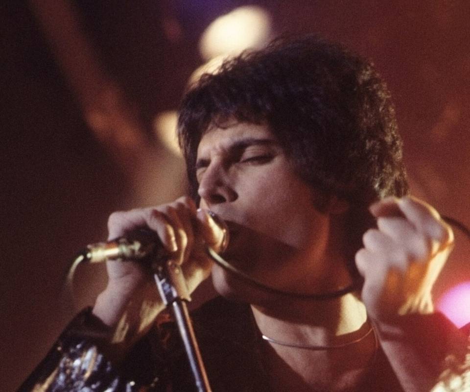 <a href="https://www.flickr.com/photos/clender/257193818/">Carl Lender</a> on <a href="https://www.flickr.com/photos/clender/257193818/">Queen - Freddie Mercury</a>