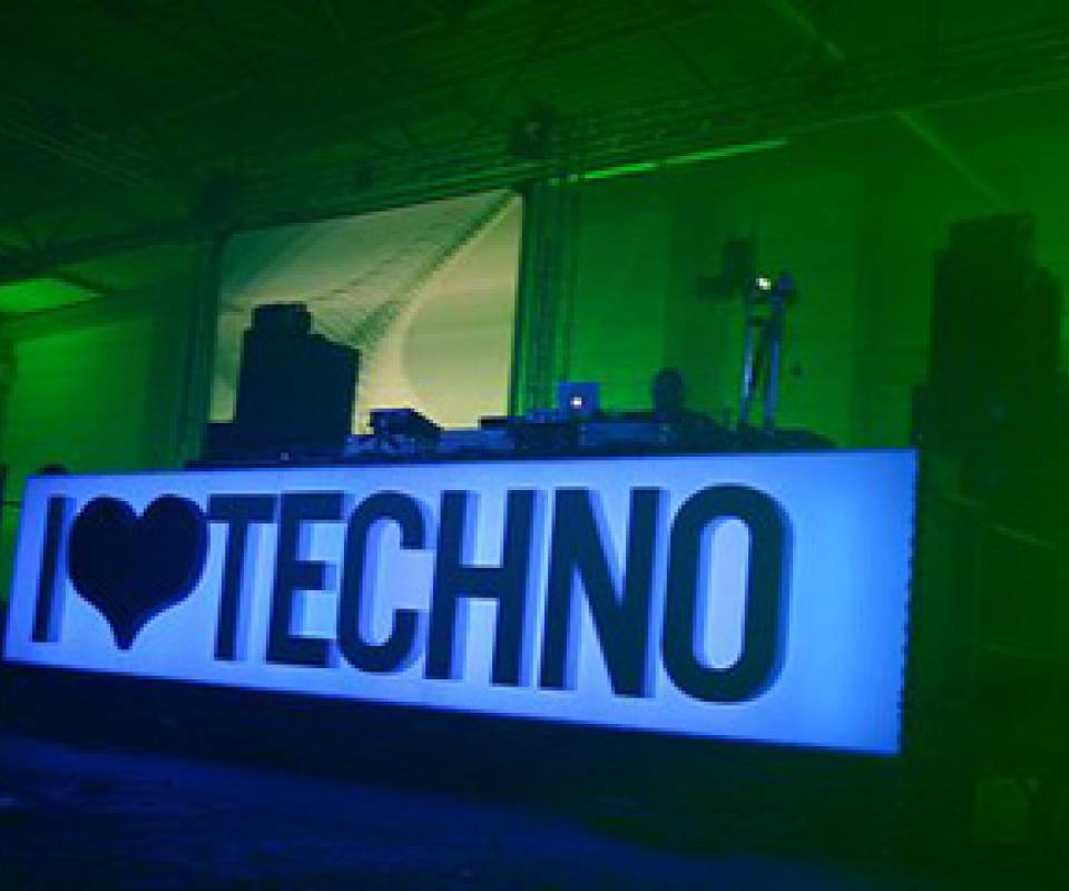 i love techno